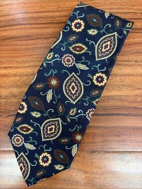 Lord‎ & Taylor Neck Tie